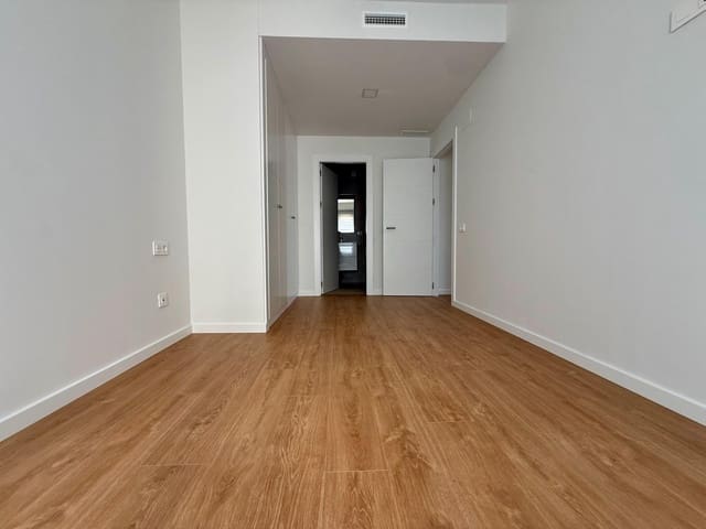 3 slaapkamer Flat te huur in Sevilla stad met zwembad garage - € 1.250 (Ref: 9924653)