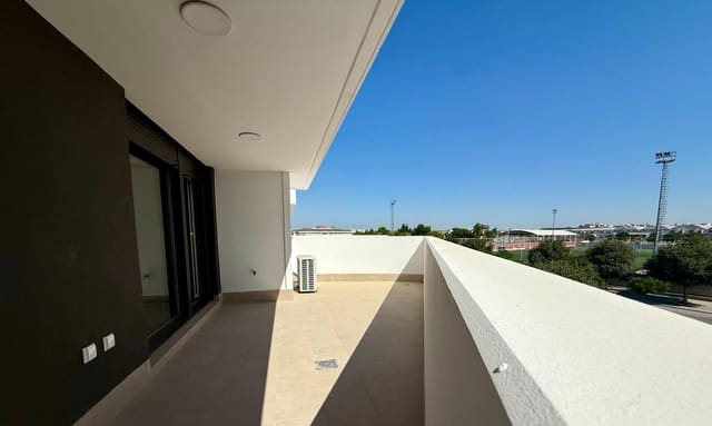 3 slaapkamer Flat te huur in Sevilla stad met zwembad garage - € 1.250 (Ref: 9924653)