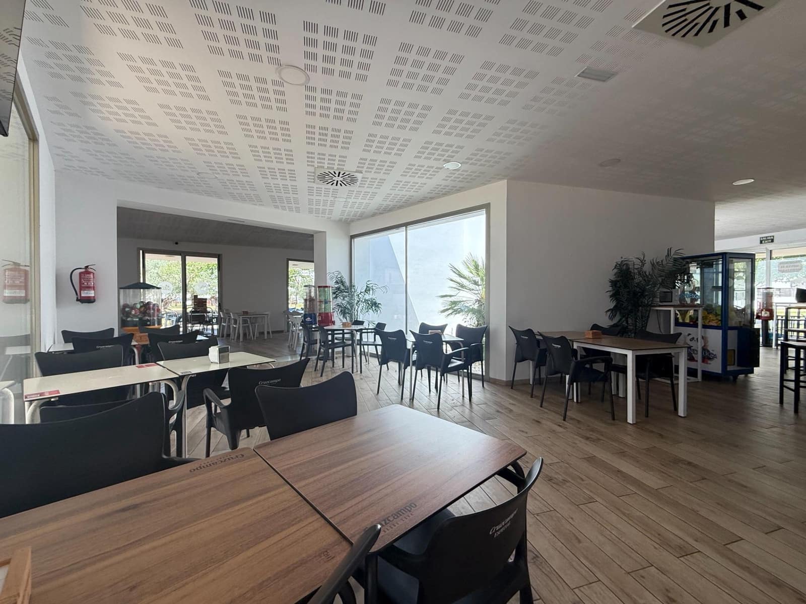 3 bedroom Flat for rent in Seville city with pool garage - € 1,250 (Ref: 9924653)