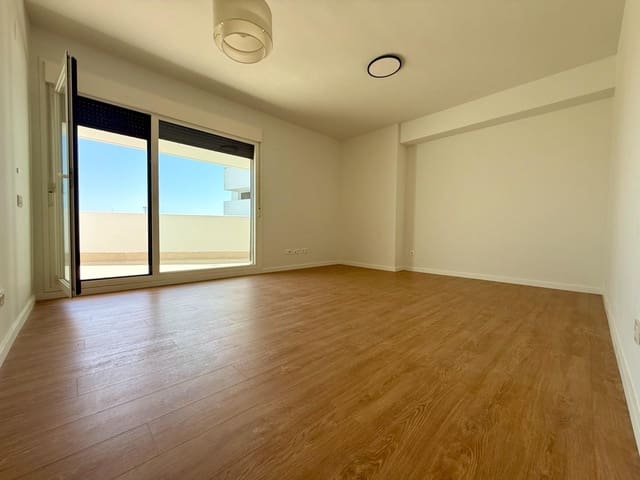 3 slaapkamer Flat te huur in Sevilla stad met zwembad garage - € 1.250 (Ref: 9924653)