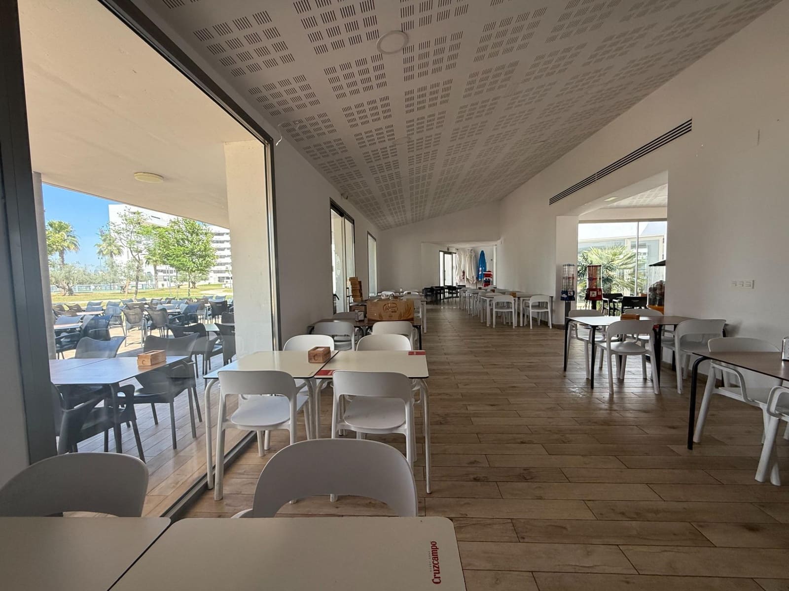 3 bedroom Flat for rent in Seville city with pool garage - € 1,250 (Ref: 9924653)