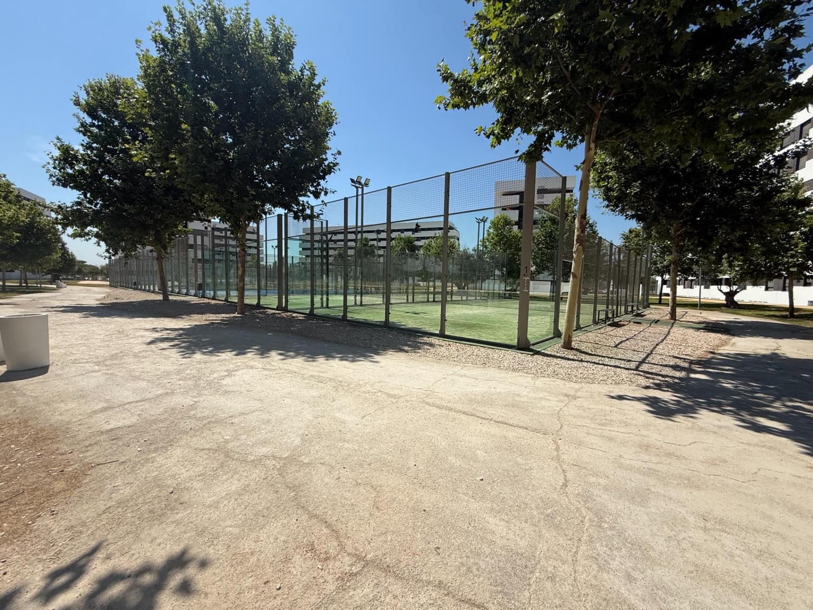 3 bedroom Flat for rent in Seville city with pool garage - € 1,250 (Ref: 9924653)