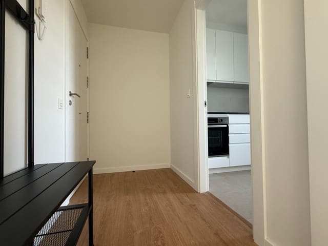 2 Zimmer Wohnung zu vermieten in Sevilla Stadt mit Pool Garage - 1.100 € (Ref: 9924654)