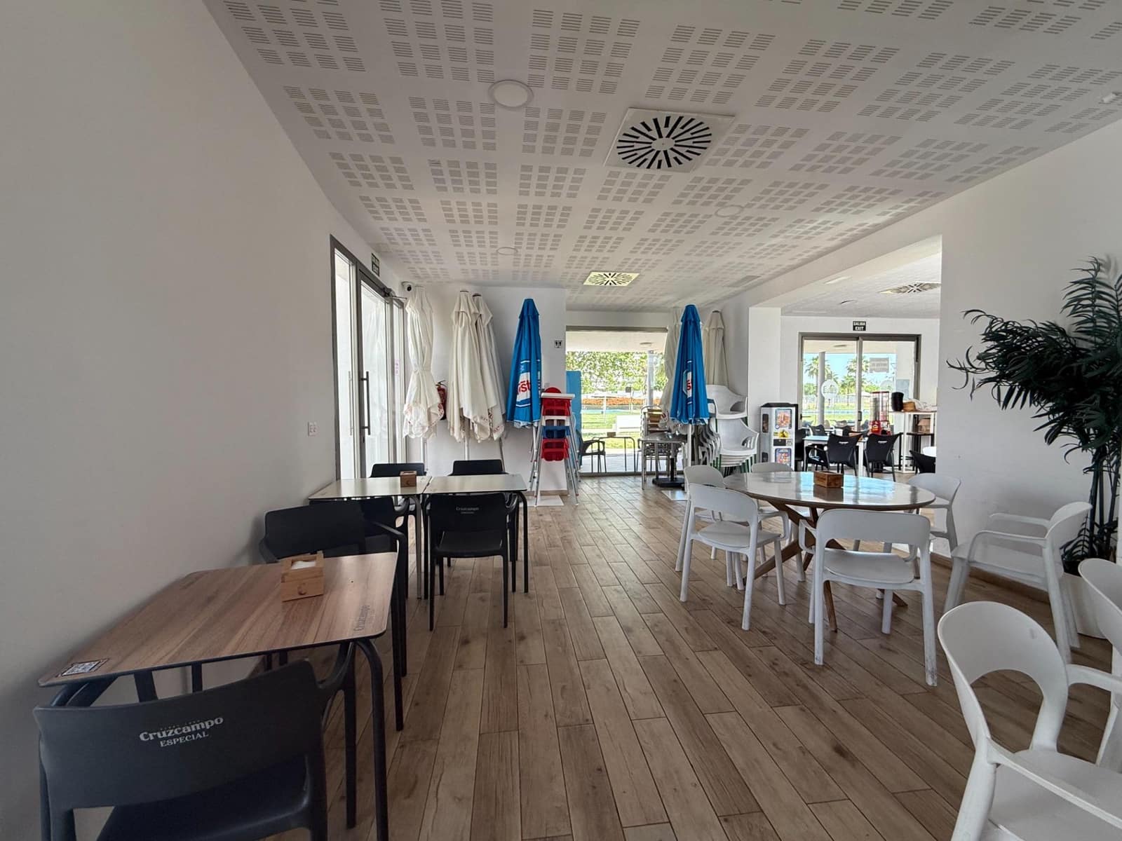 2 bedroom Flat for rent in Seville city with pool garage - € 1,100 (Ref: 9924654)