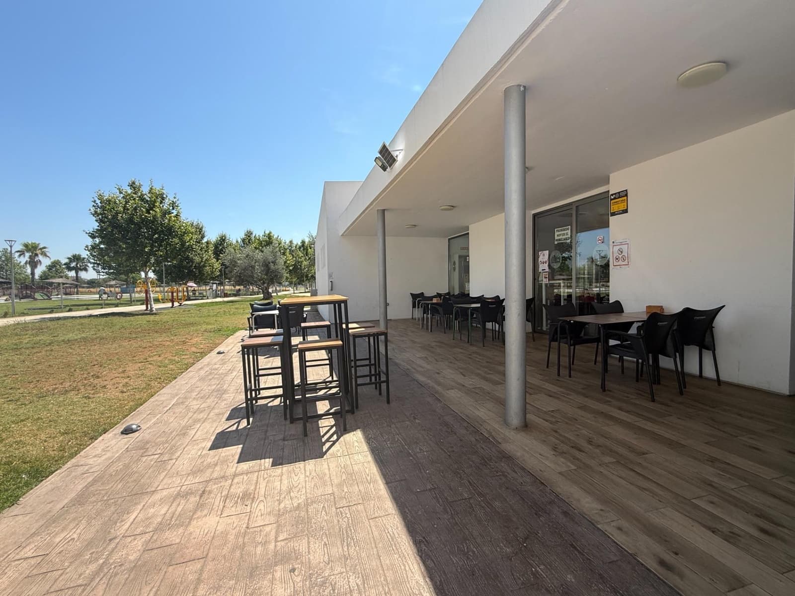 2 bedroom Flat for rent in Seville city with pool garage - € 1,100 (Ref: 9924654)