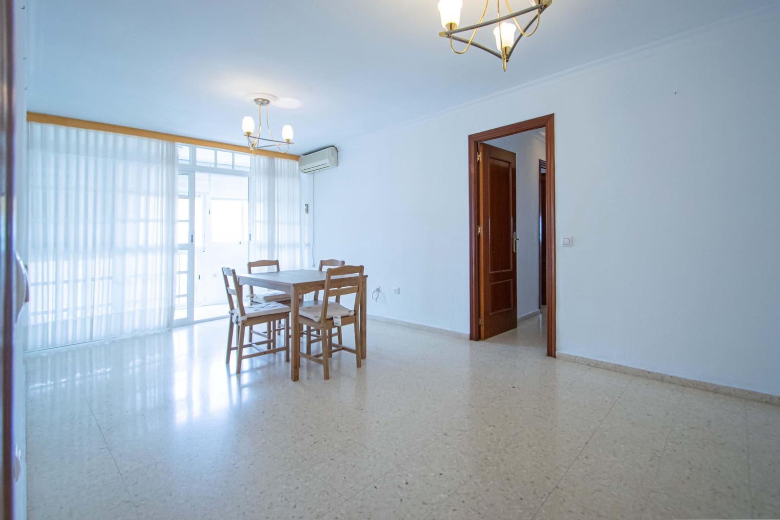 3 sypialnia Mieszkanie na sprzedaż w Miasto Sewilla - 205 000 € (Ref: 9927496)