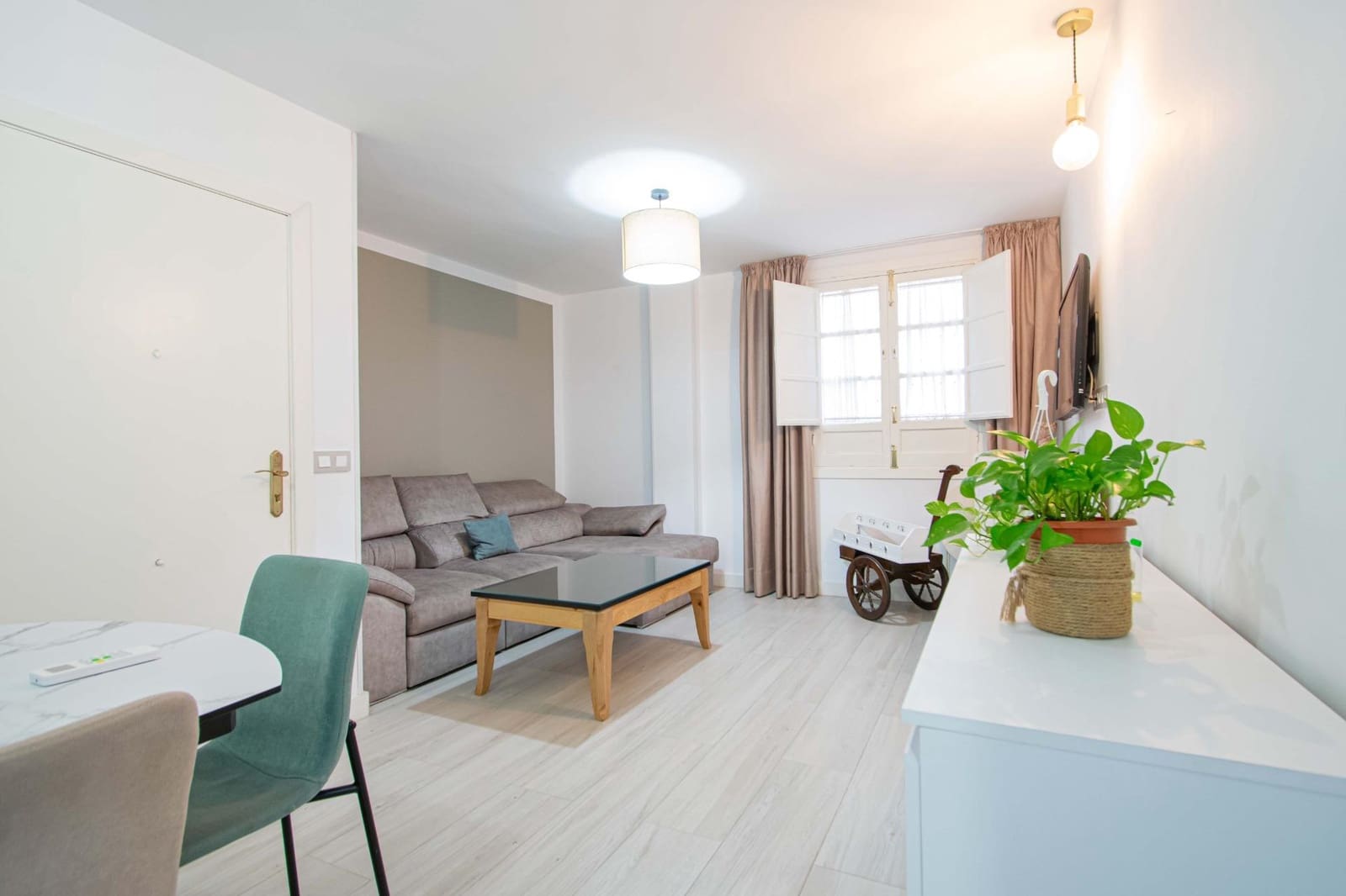 2 bedroom Flat for sale in Seville city - € 250,000 (Ref: 9927499)