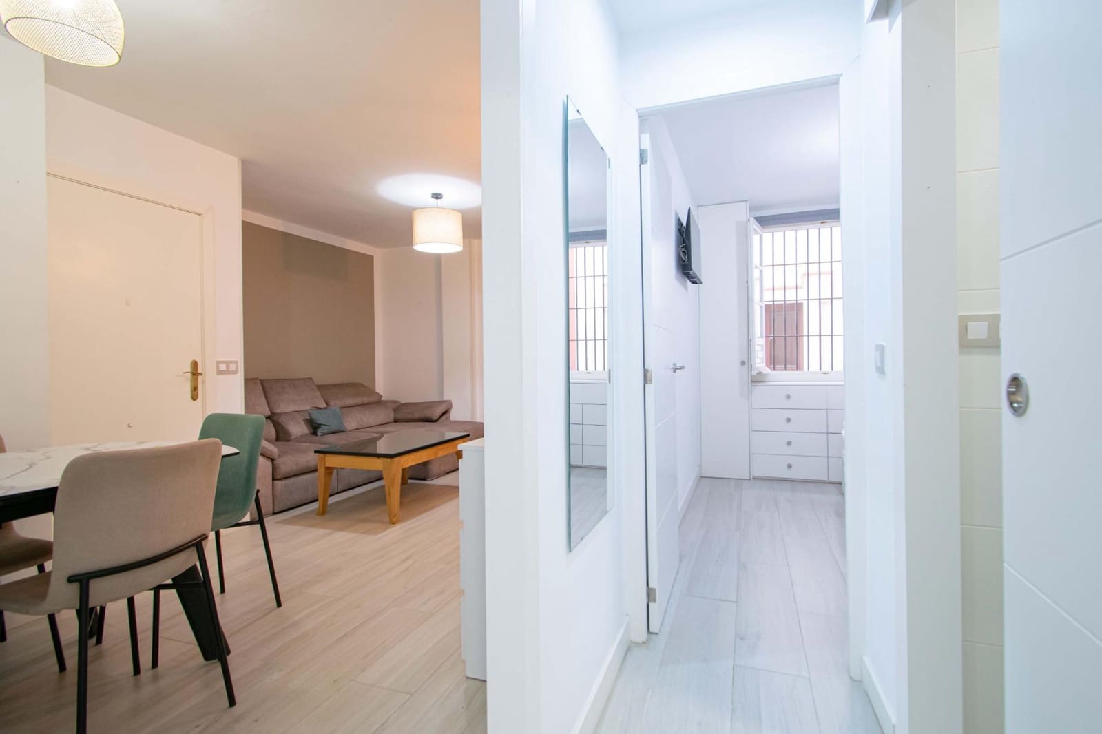 2 bedroom Flat for sale in Seville city - € 250,000 (Ref: 9927499)