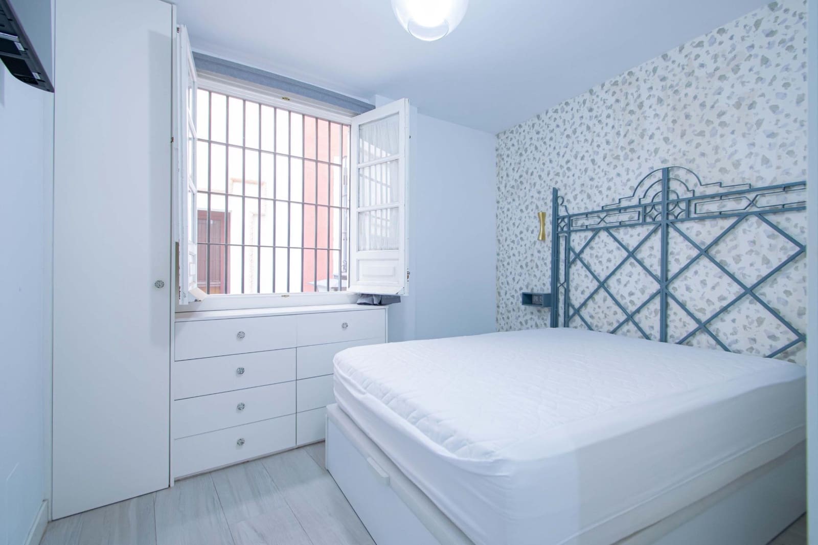 2 bedroom Flat for sale in Seville city - € 250,000 (Ref: 9927499)
