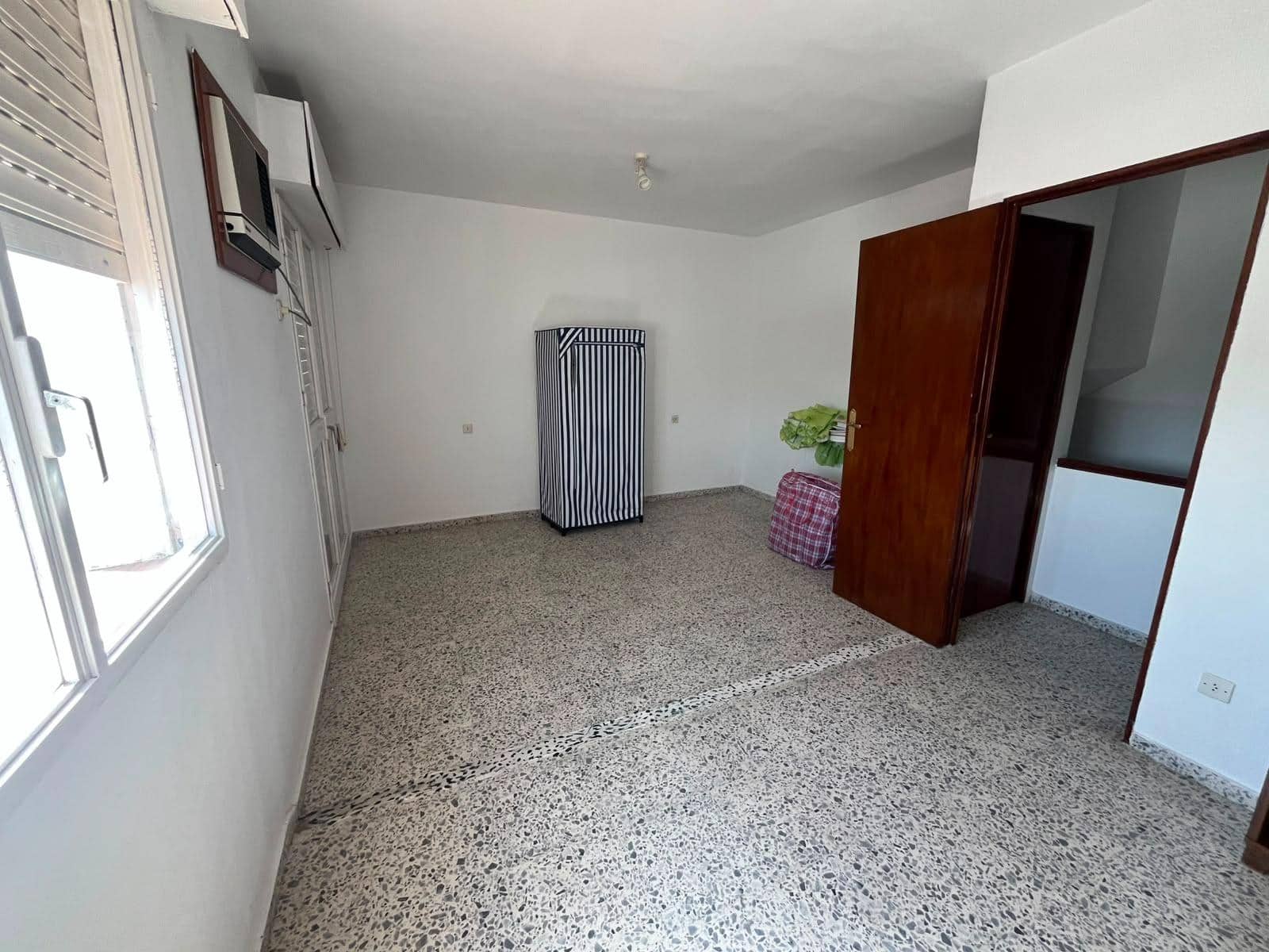 2 bedroom Terraced Villa for sale in Aznalcazar - € 120,000 (Ref: 9929465)