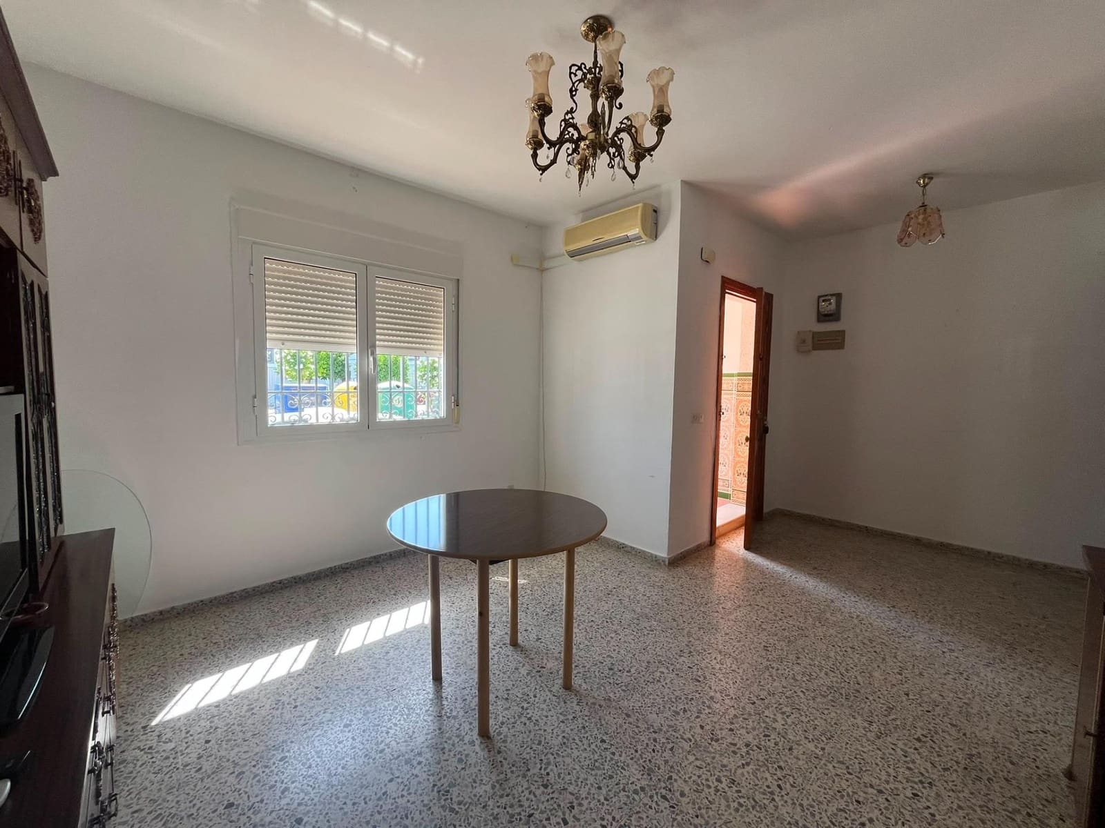 2 bedroom Terraced Villa for sale in Aznalcazar - € 120,000 (Ref: 9929465)