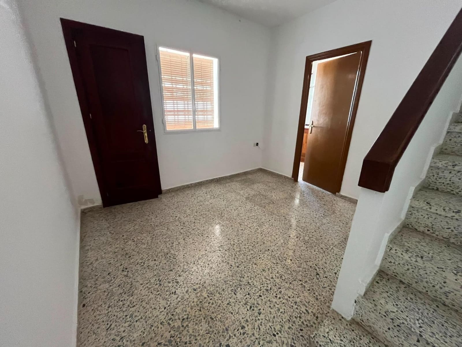 2 bedroom Terraced Villa for sale in Aznalcazar - € 120,000 (Ref: 9929465)
