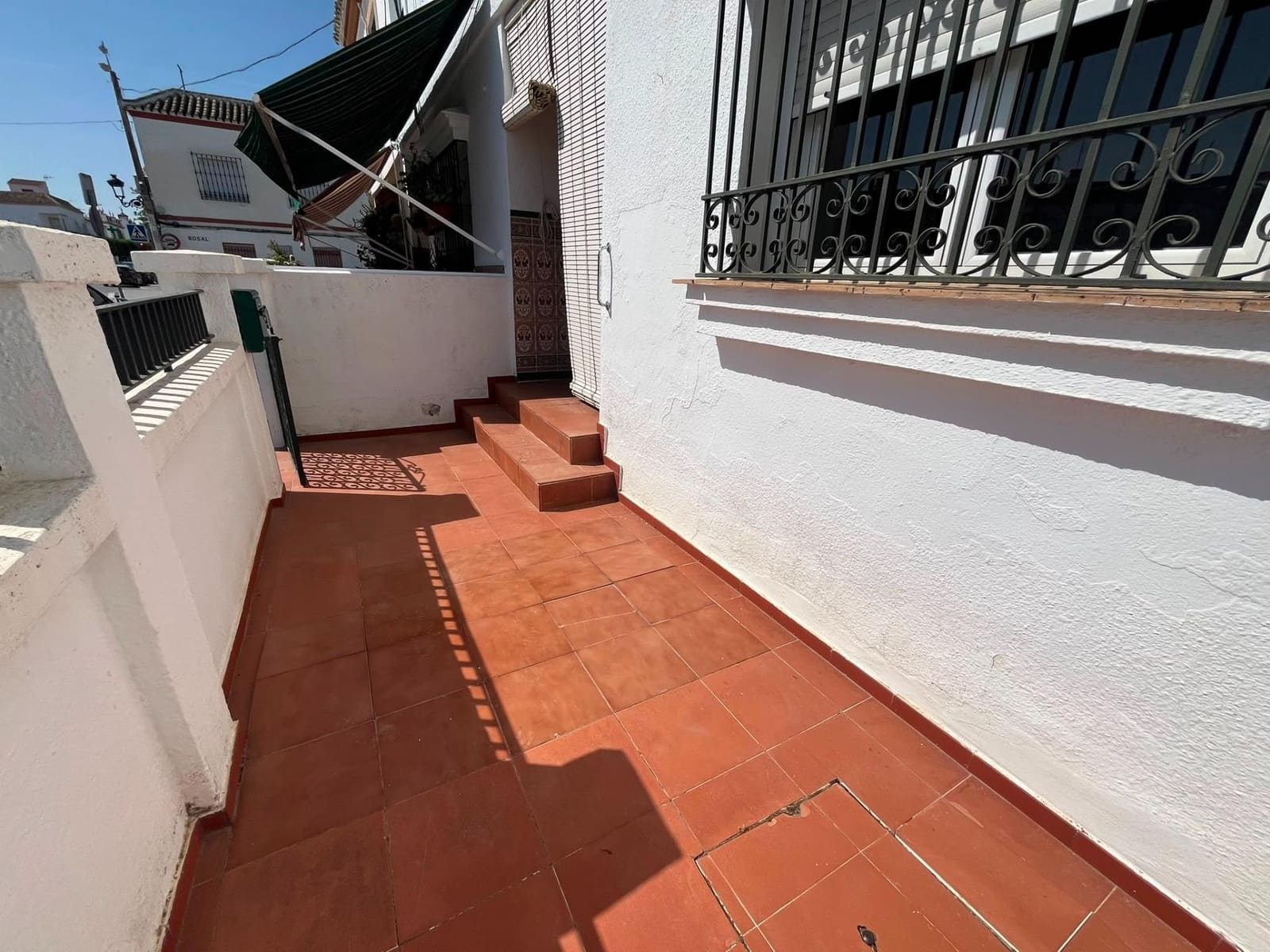 2 bedroom Terraced Villa for sale in Aznalcazar - € 120,000 (Ref: 9929465)