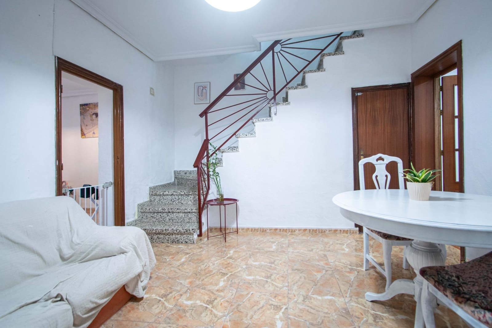 4 bedroom Townhouse for sale in Seville city - € 209,000 (Ref: 9929466)