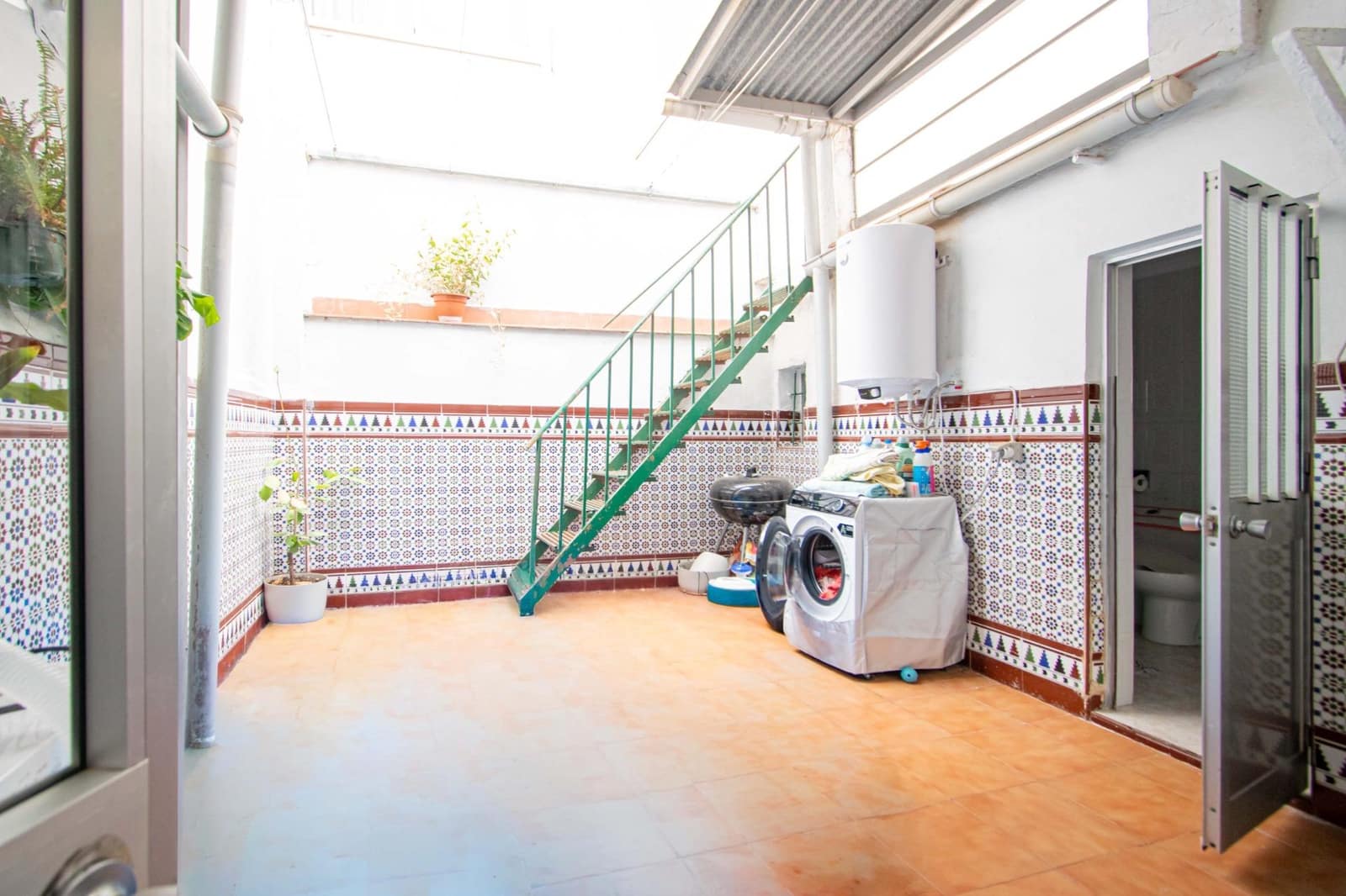 4 bedroom Townhouse for sale in Seville city - € 209,000 (Ref: 9929466)
