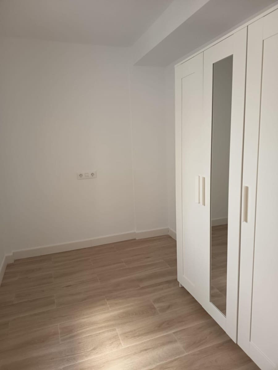 Piso de 3 habitaciones en Sevilla ciudad en alquiler - 1.800 € (Ref: 9934275)