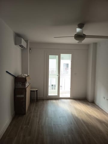 Piso de 3 habitaciones en Sevilla ciudad en alquiler - 1.800 € (Ref: 9934275)