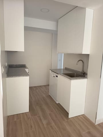 Piso de 3 habitaciones en Sevilla ciudad en alquiler - 1.800 € (Ref: 9934275)