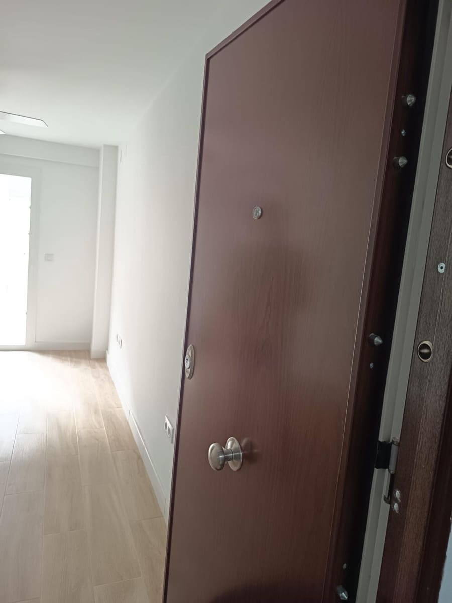 Piso de 3 habitaciones en Sevilla ciudad en alquiler - 1.800 € (Ref: 9934275)