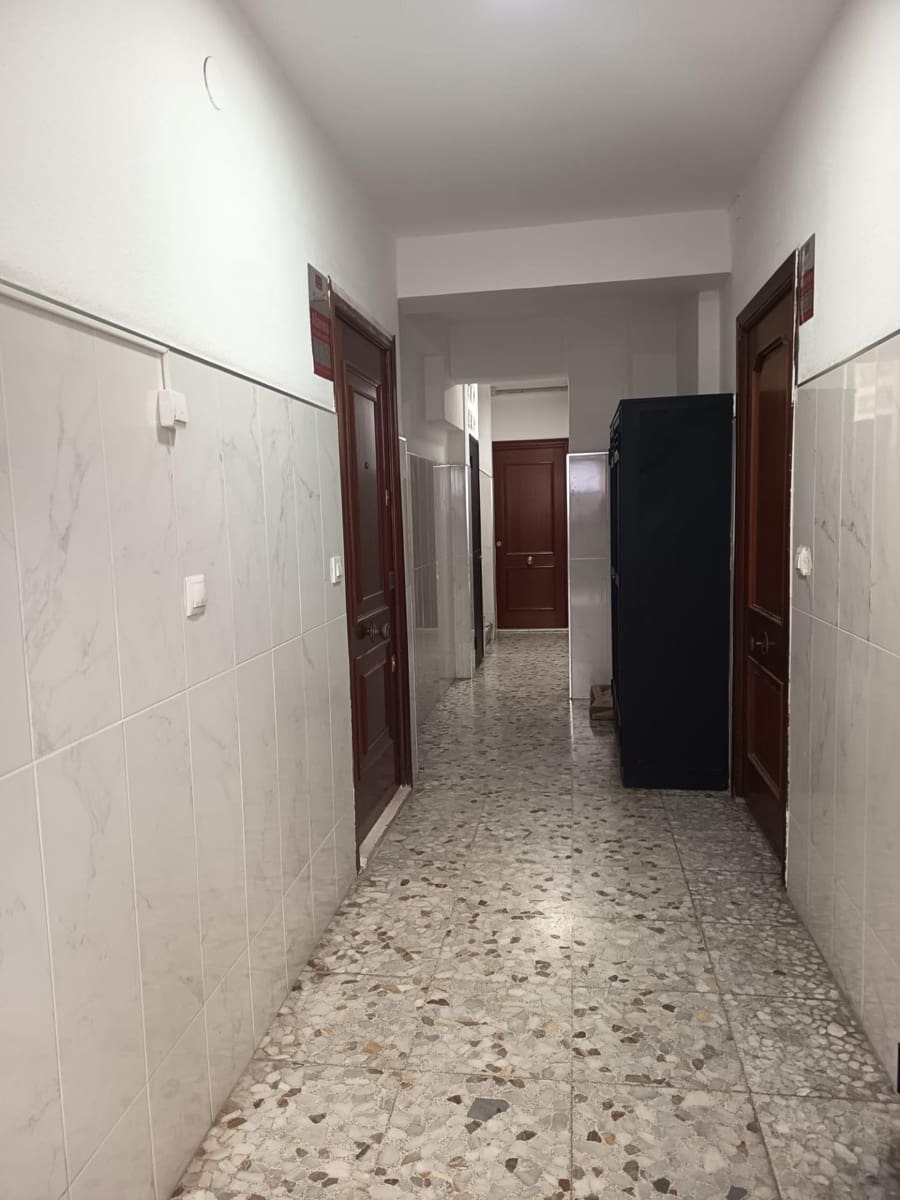 Piso de 3 habitaciones en Sevilla ciudad en alquiler - 1.800 € (Ref: 9934275)