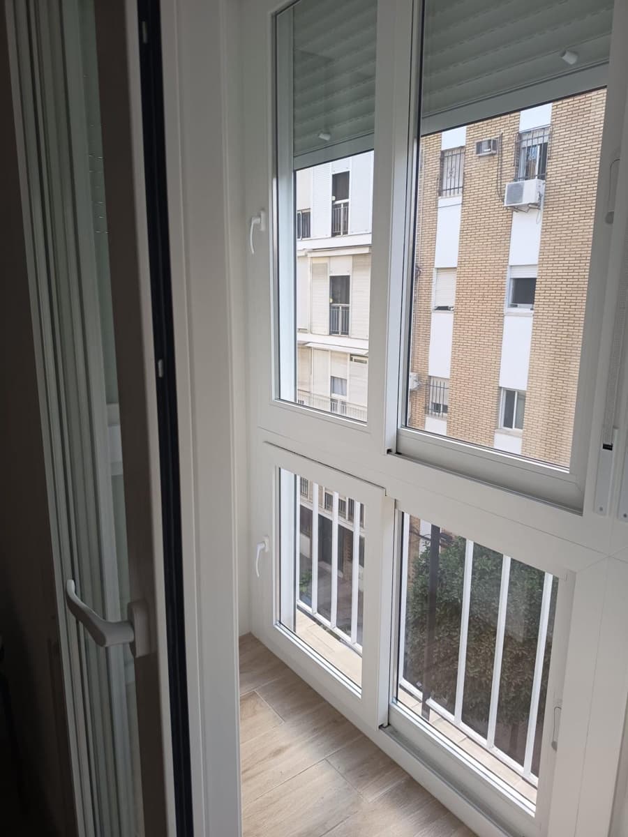 Piso de 3 habitaciones en Sevilla ciudad en alquiler - 1.800 € (Ref: 9934275)