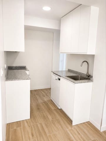 Appartement de 3 chambres à louer à Séville ville - 1 750 € (Ref: 9934275)