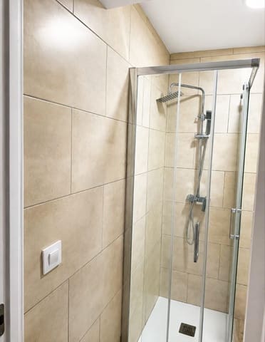 3 quarto Apartamento para arrendar em Sevilha cidade - 1 750 € (Ref: 9934275)