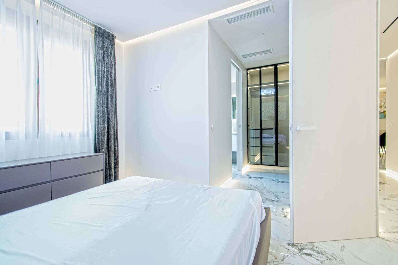 3 bedroom Flat for sale in Seville city with garage - € 999,000 (Ref: 9934276)