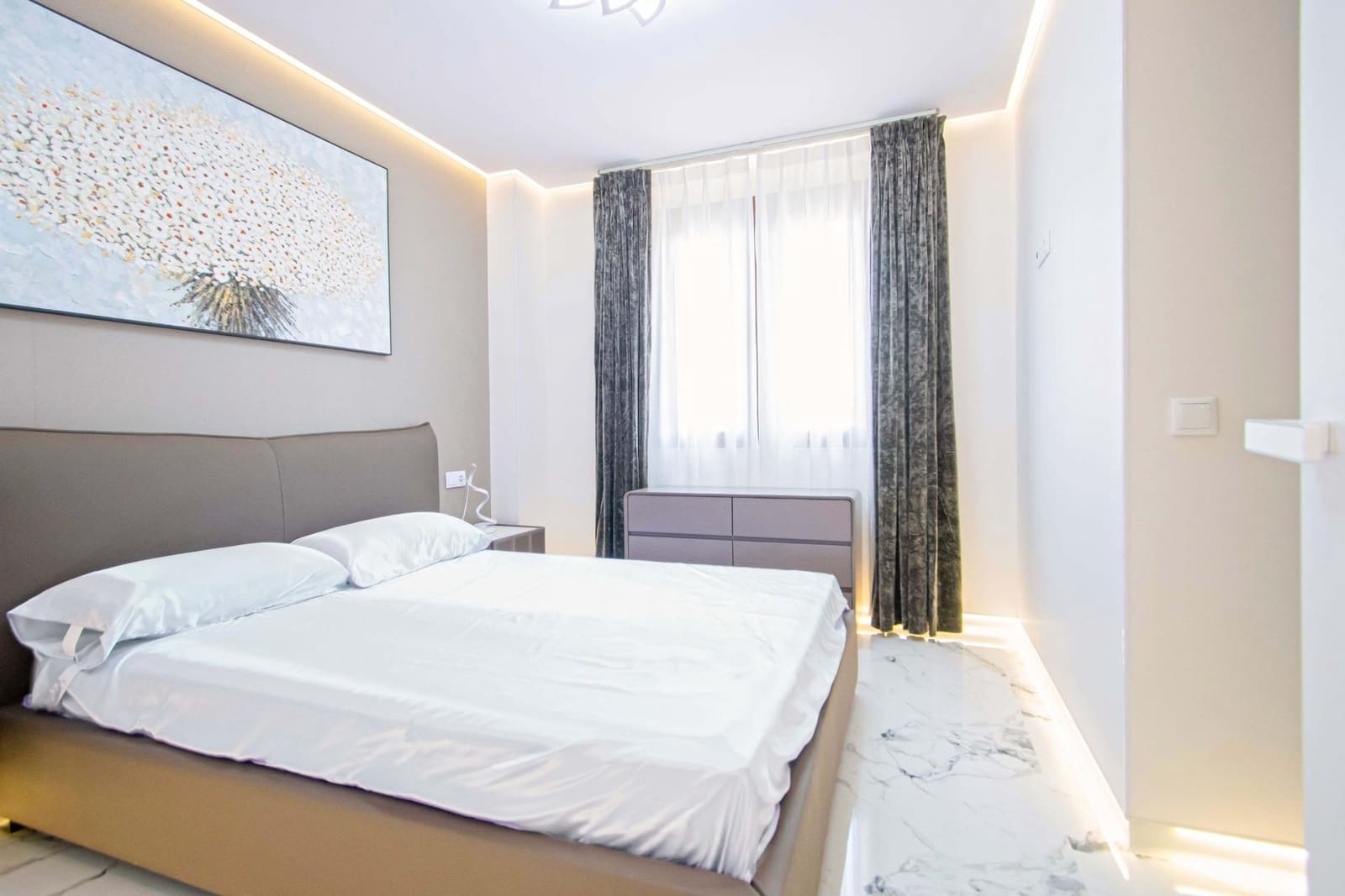 3 bedroom Flat for sale in Seville city with garage - € 999,000 (Ref: 9934276)