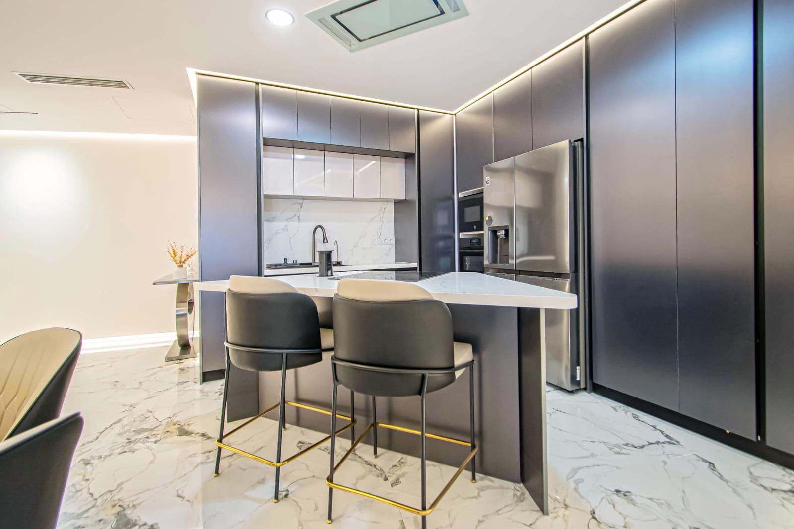3 bedroom Flat for sale in Seville city with garage - € 999,000 (Ref: 9934276)