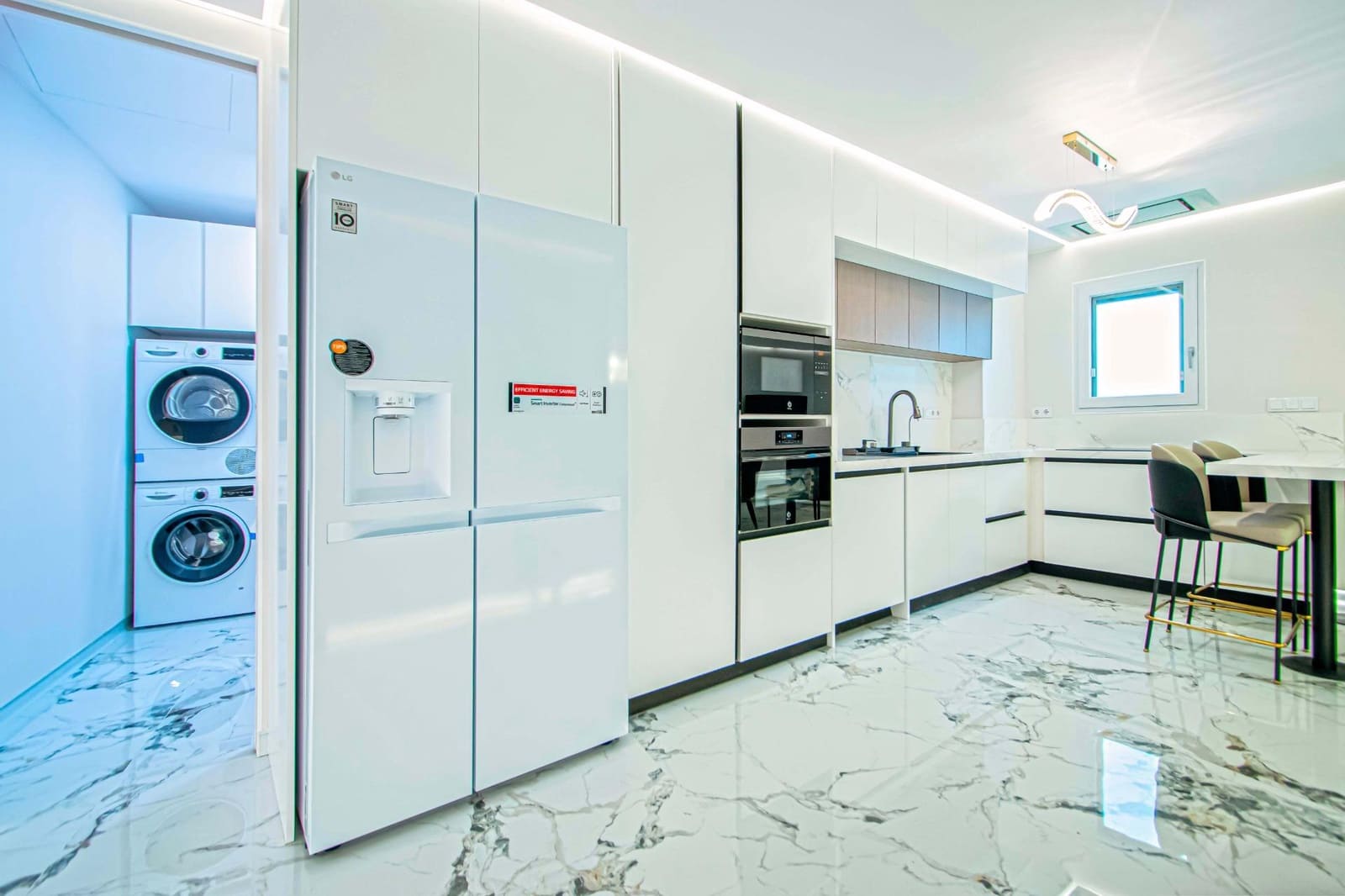 4 bedroom Flat for sale in Seville city with garage - € 999,000 (Ref: 9934277)