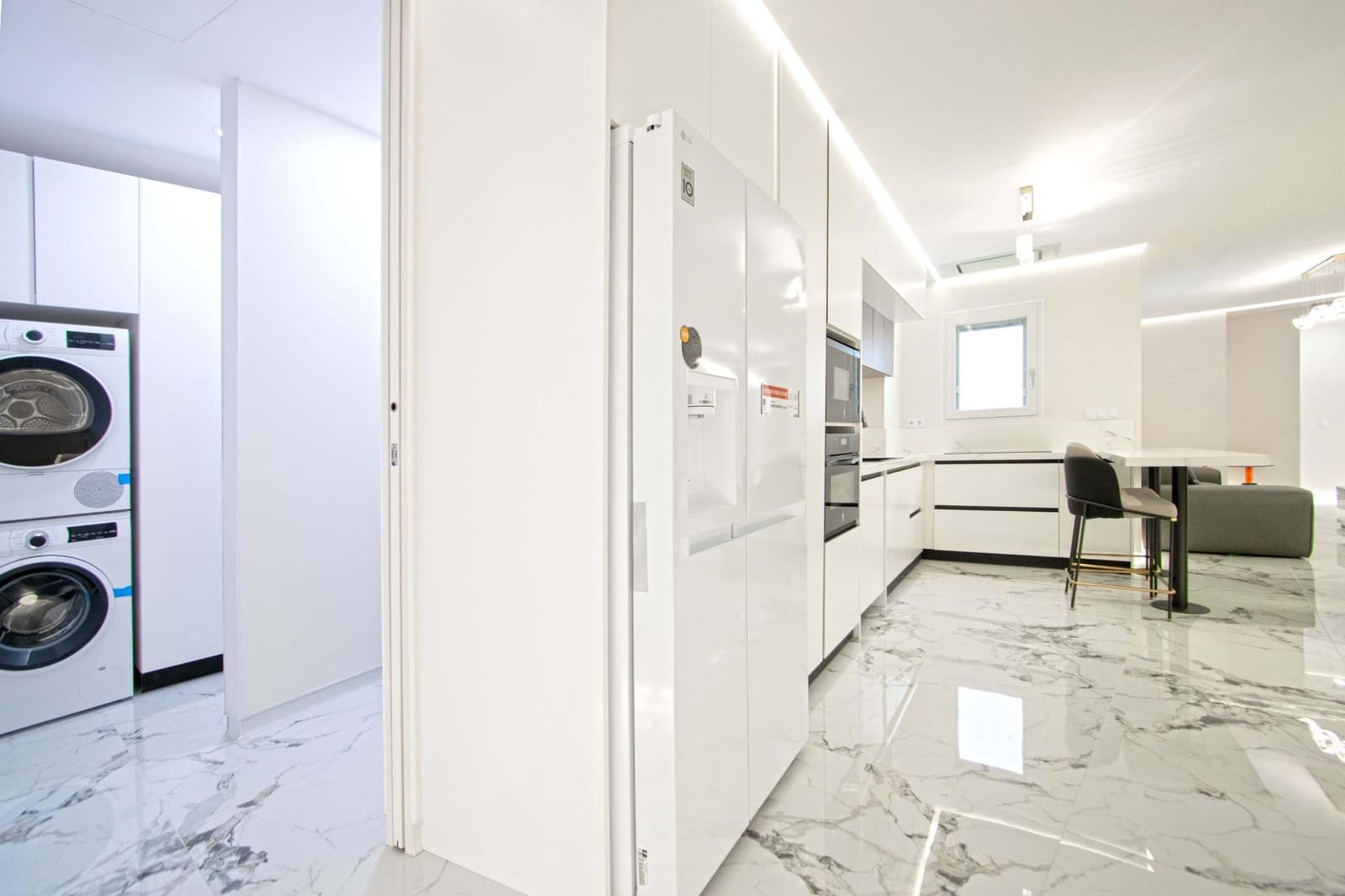 4 bedroom Flat for sale in Seville city with garage - € 999,000 (Ref: 9934277)