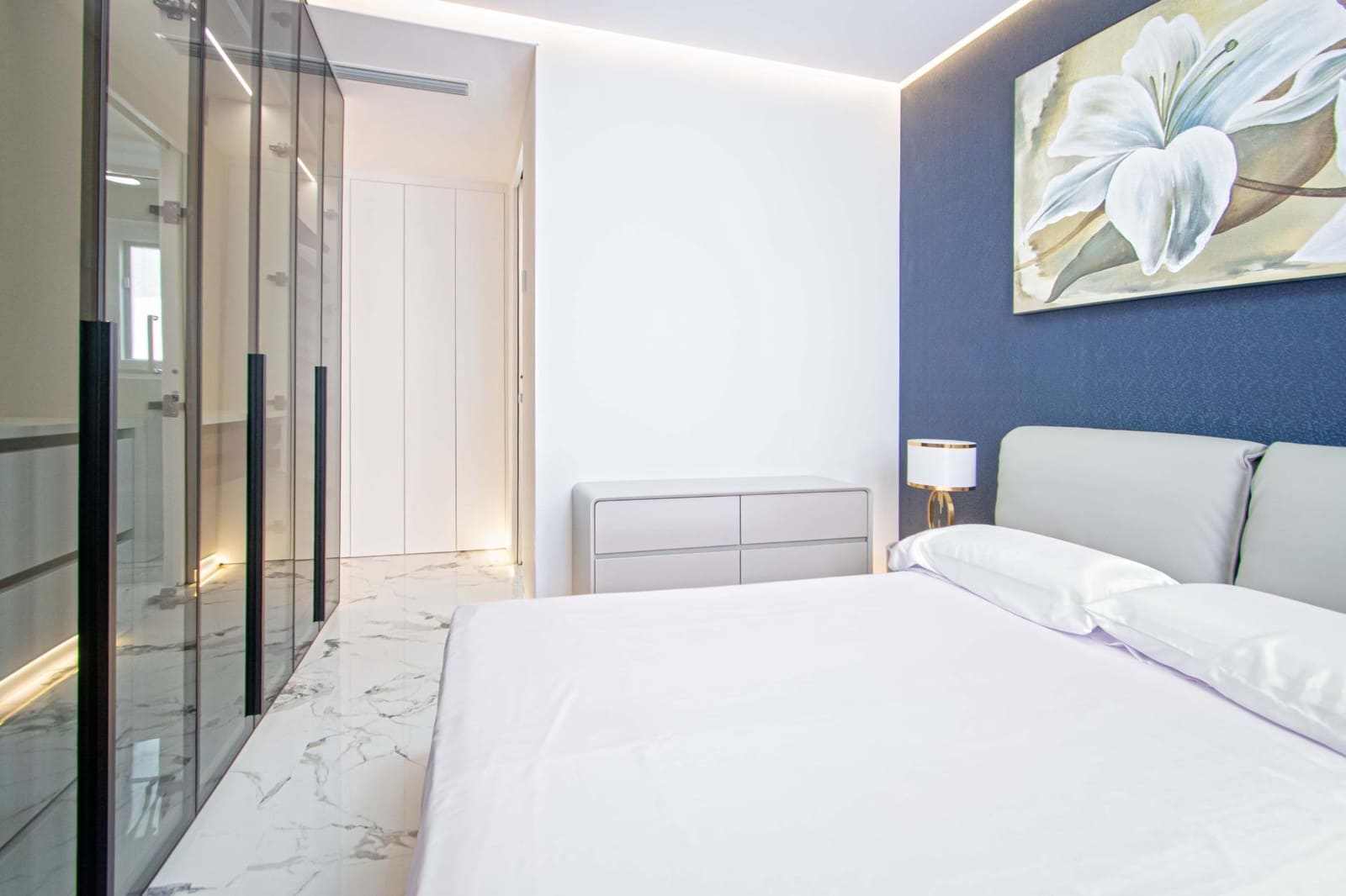 4 bedroom Flat for sale in Seville city with garage - € 999,000 (Ref: 9934277)