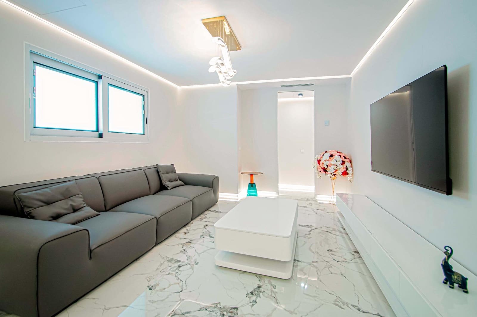 4 bedroom Flat for sale in Seville city with garage - € 999,000 (Ref: 9934277)