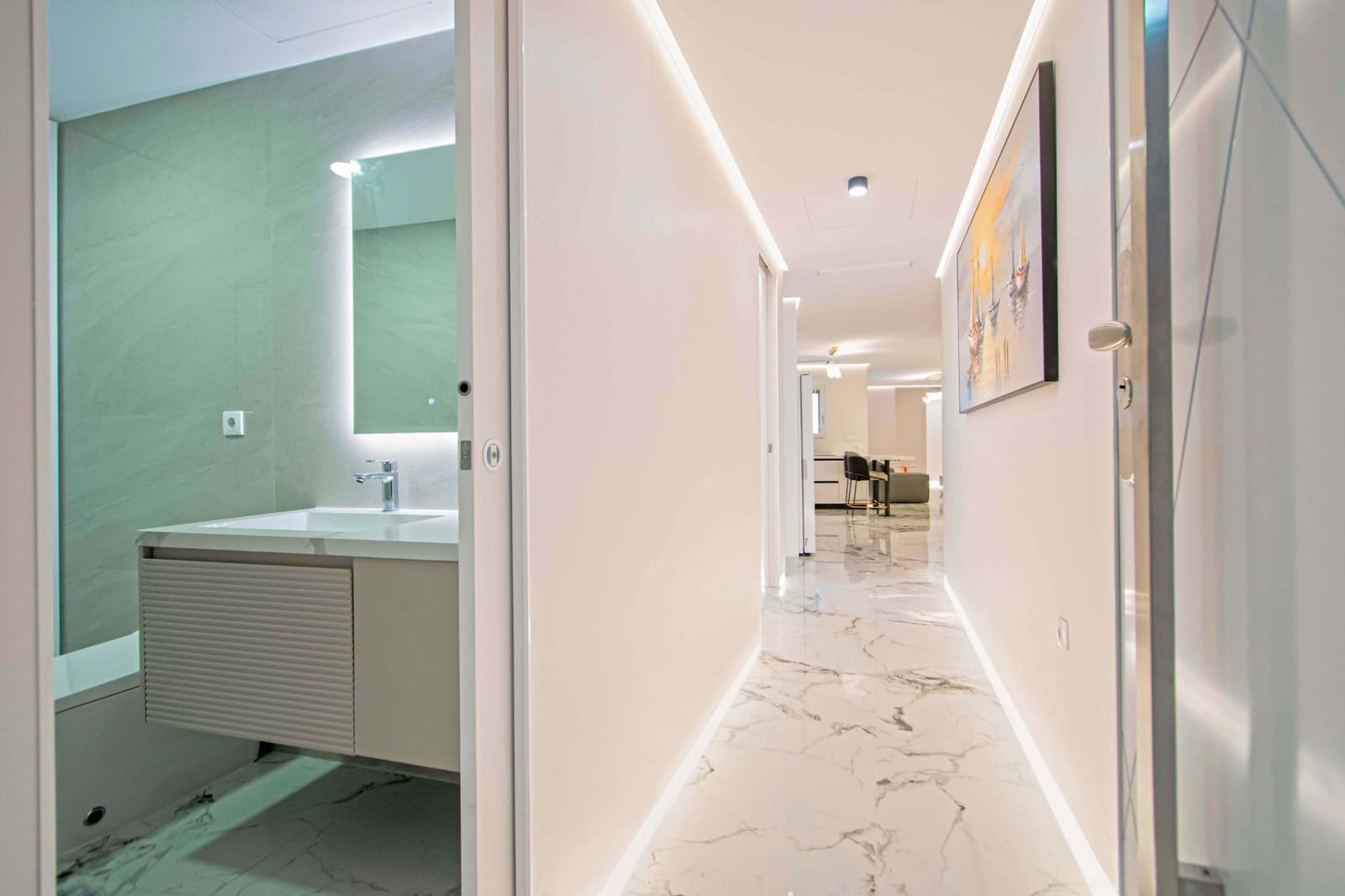 4 bedroom Flat for sale in Seville city with garage - € 999,000 (Ref: 9934277)
