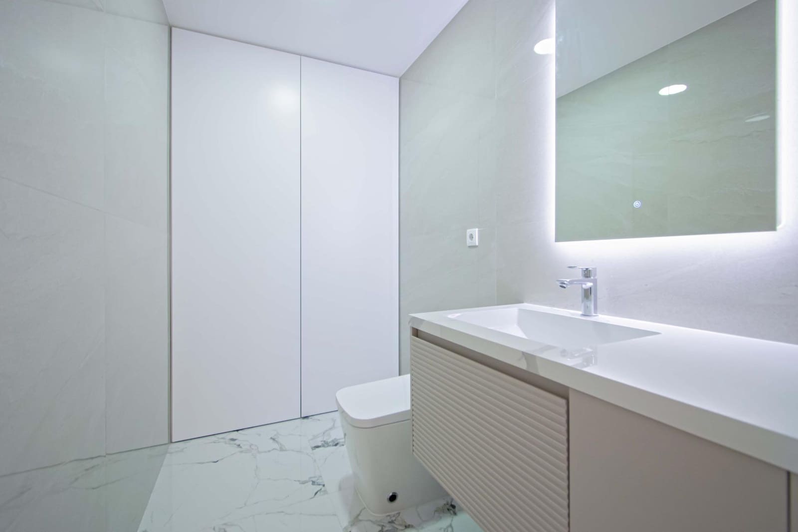 4 bedroom Flat for sale in Seville city with garage - € 999,000 (Ref: 9934277)