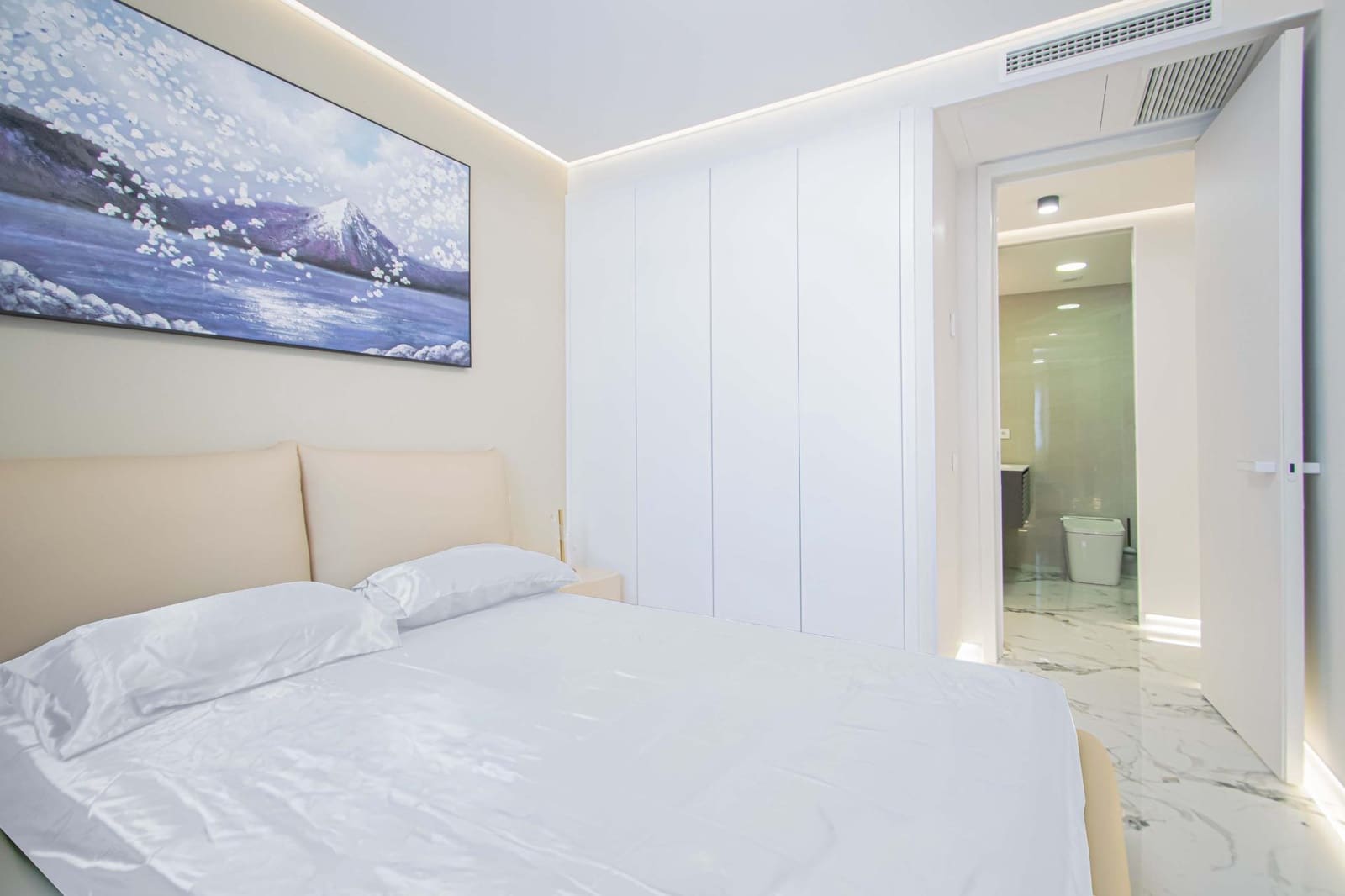 4 bedroom Flat for sale in Seville city with garage - € 999,000 (Ref: 9934277)