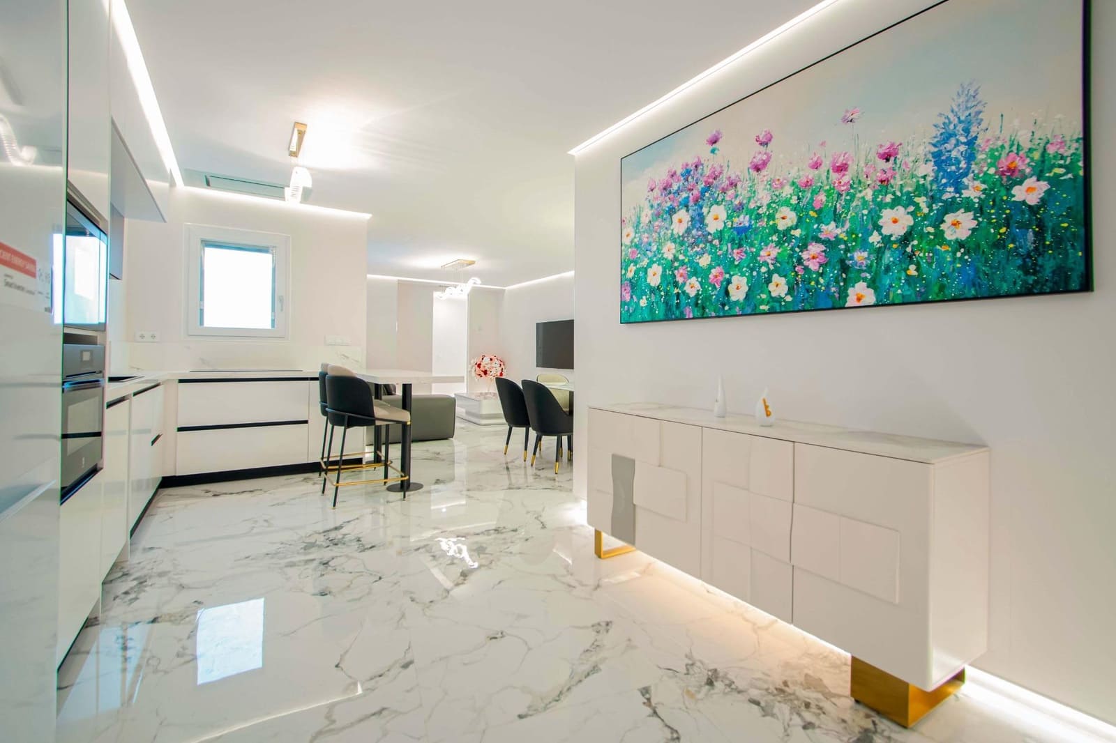 4 bedroom Flat for sale in Seville city with garage - € 999,000 (Ref: 9934277)