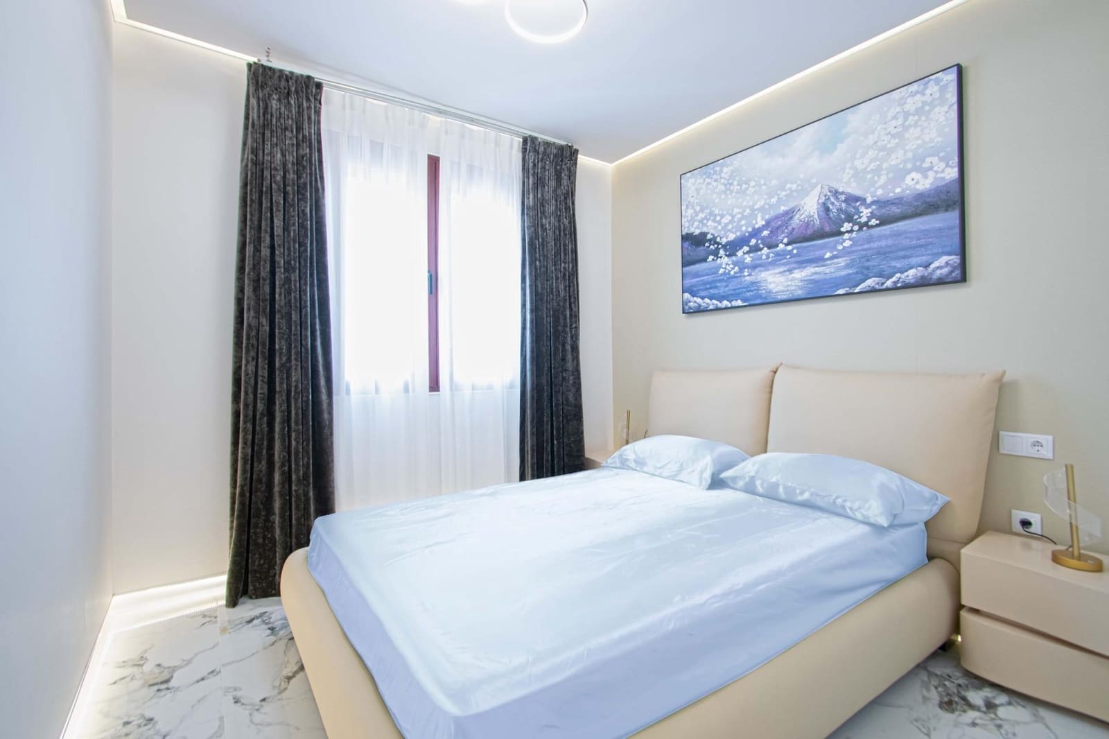 4 bedroom Flat for sale in Seville city with garage - € 999,000 (Ref: 9934277)
