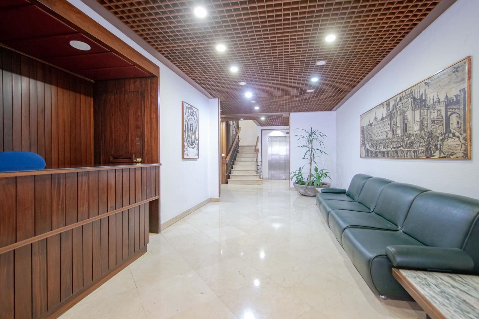 4 bedroom Flat for sale in Seville city with garage - € 999,000 (Ref: 9934277)