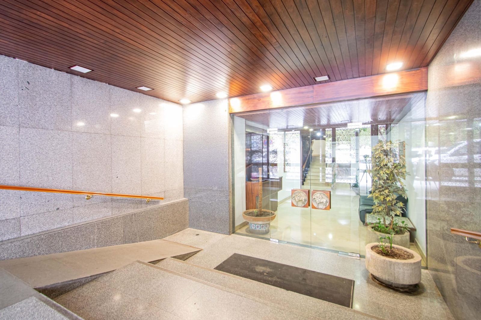 4 bedroom Flat for sale in Seville city with garage - € 999,000 (Ref: 9934277)