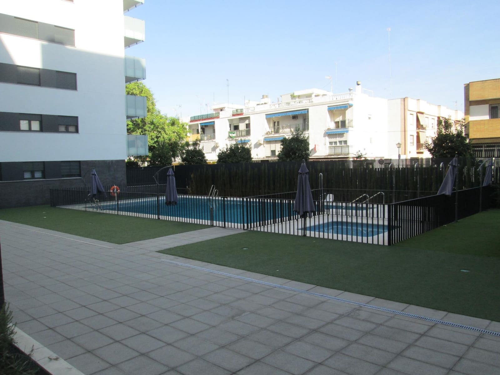 3 bedroom Flat for rent in Seville city with pool garage - € 1,600 (Ref: 9936459)