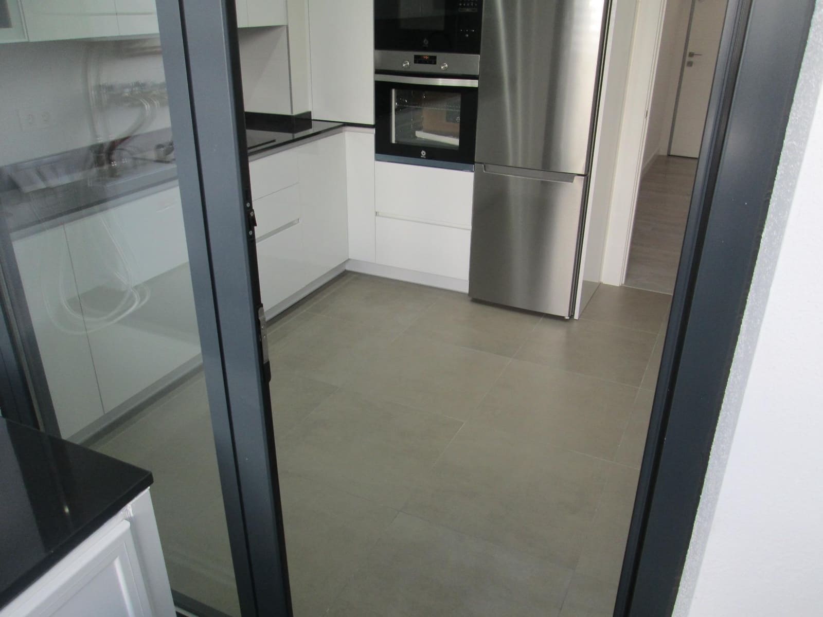 3 bedroom Flat for rent in Seville city with pool garage - € 1,600 (Ref: 9936459)