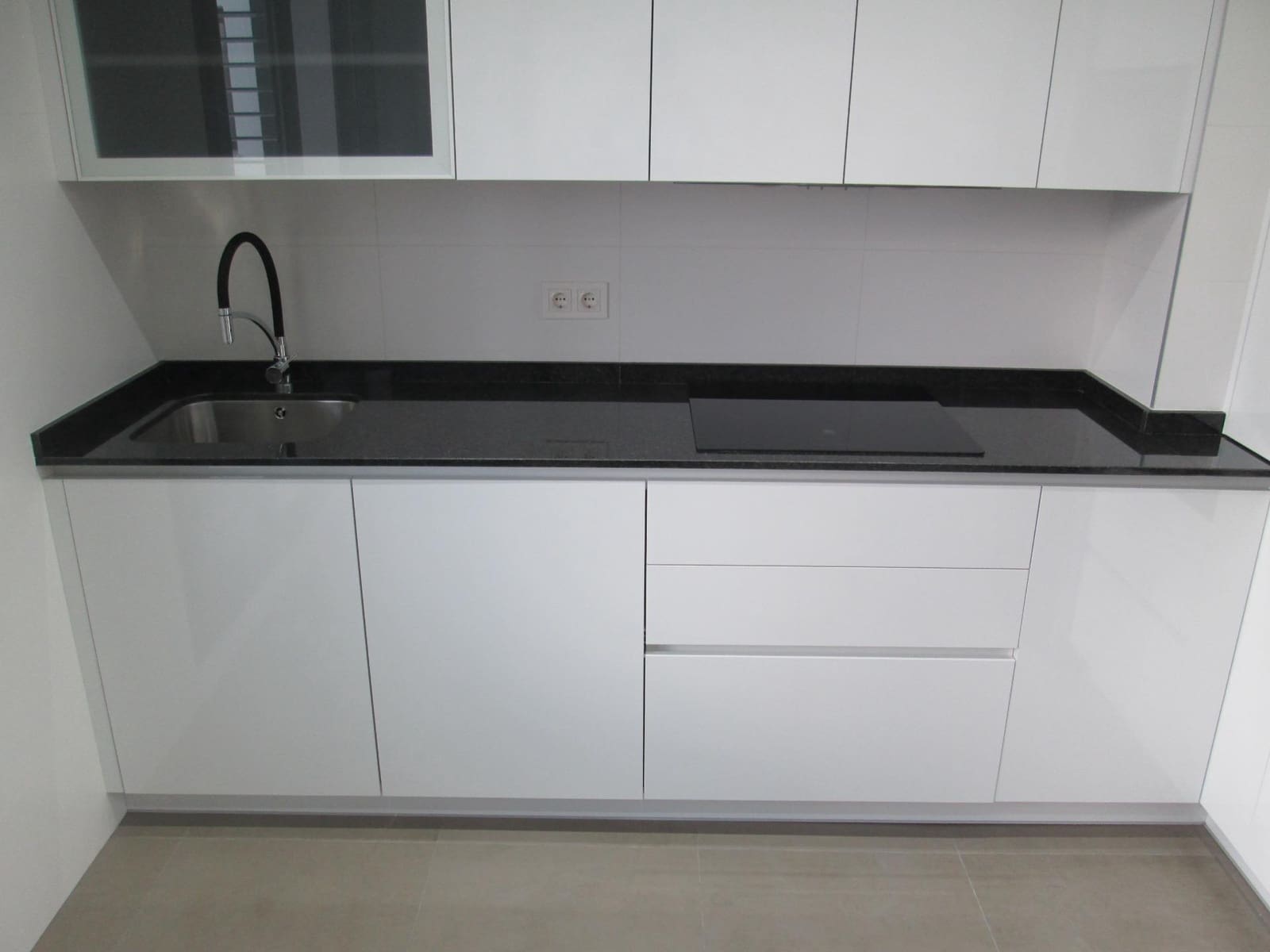3 bedroom Flat for rent in Seville city with pool garage - € 1,600 (Ref: 9936459)
