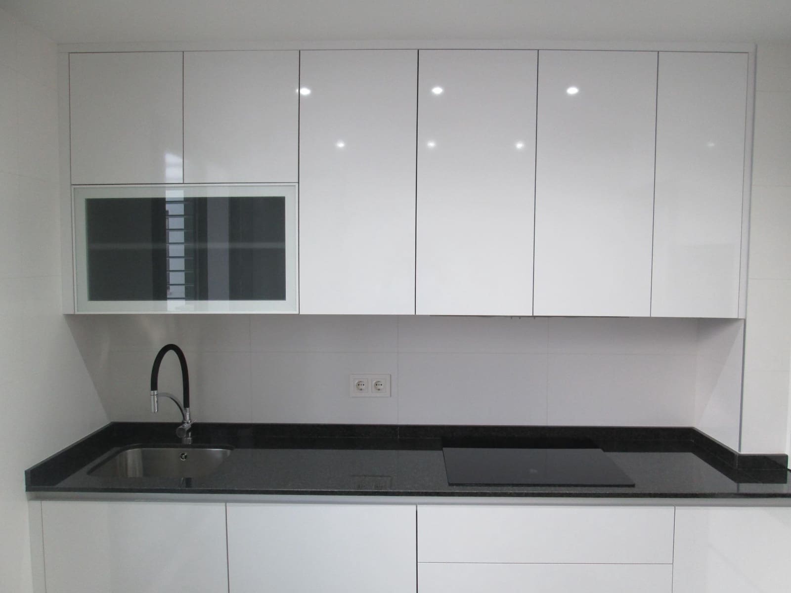 3 bedroom Flat for rent in Seville city with pool garage - € 1,600 (Ref: 9936459)