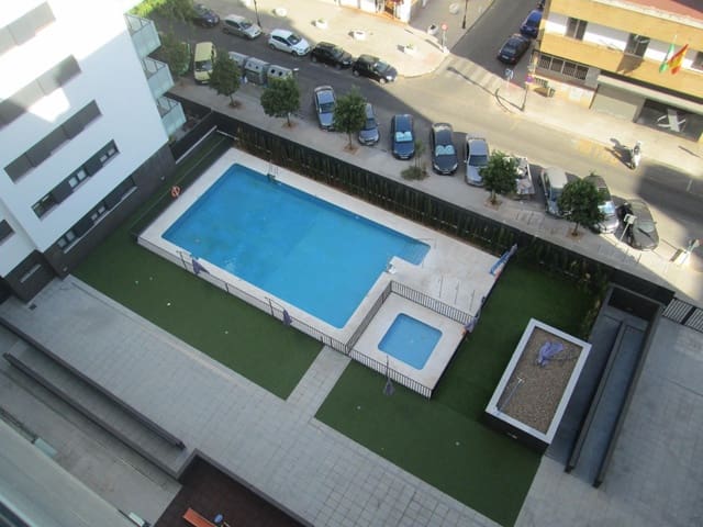 3 soveværelse Lejlighed til leje i Sevilla by med swimmingpool garage - € 1.600 (Ref: 9936459)