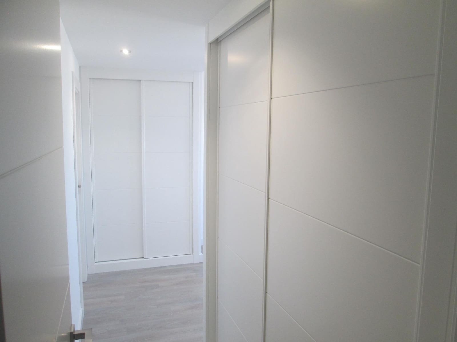 3 bedroom Flat for rent in Seville city with pool garage - € 1,600 (Ref: 9936459)
