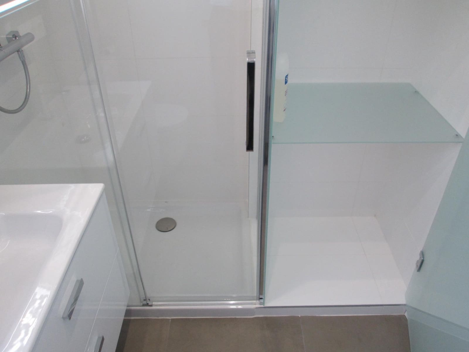 3 bedroom Flat for rent in Seville city with pool garage - € 1,600 (Ref: 9936459)