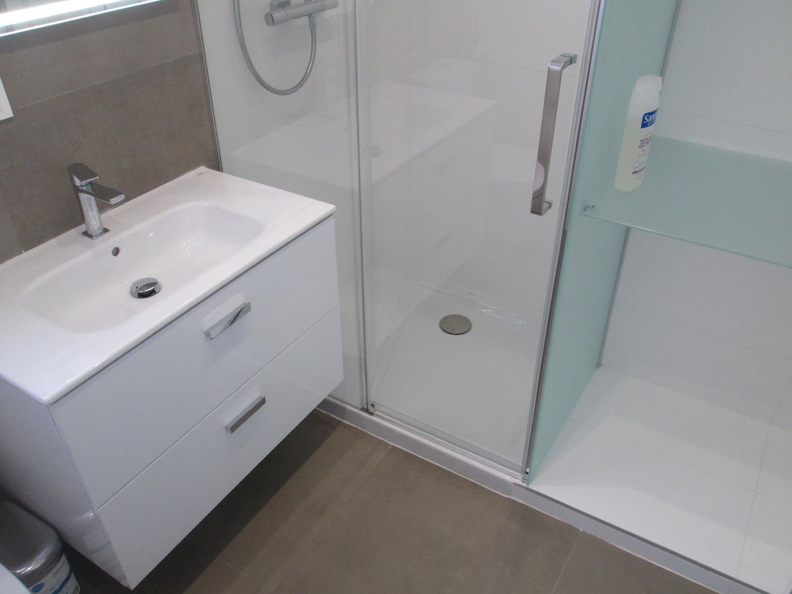 3 bedroom Flat for rent in Seville city with pool garage - € 1,600 (Ref: 9936459)