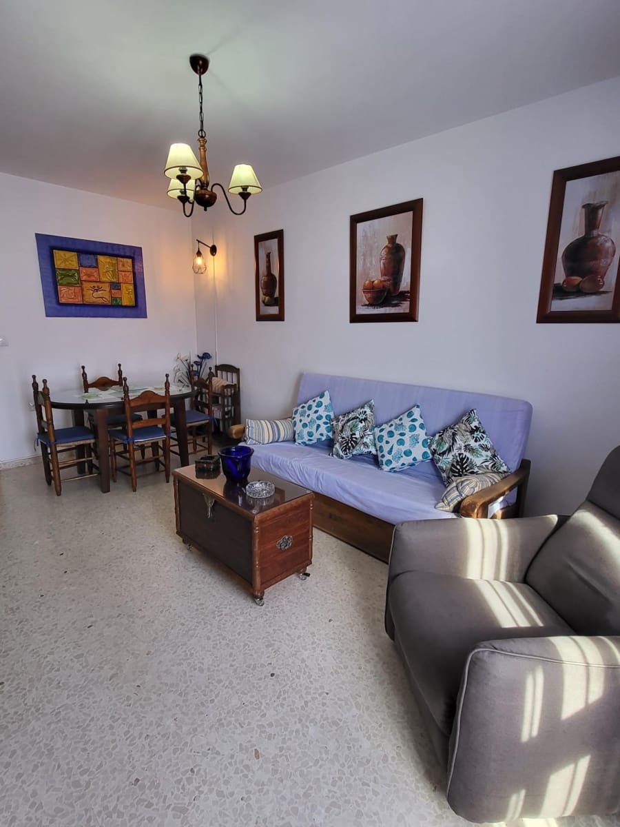 2 bedroom Flat for rent in Sanlucar de Barrameda - € 640 (Ref: 9940034)